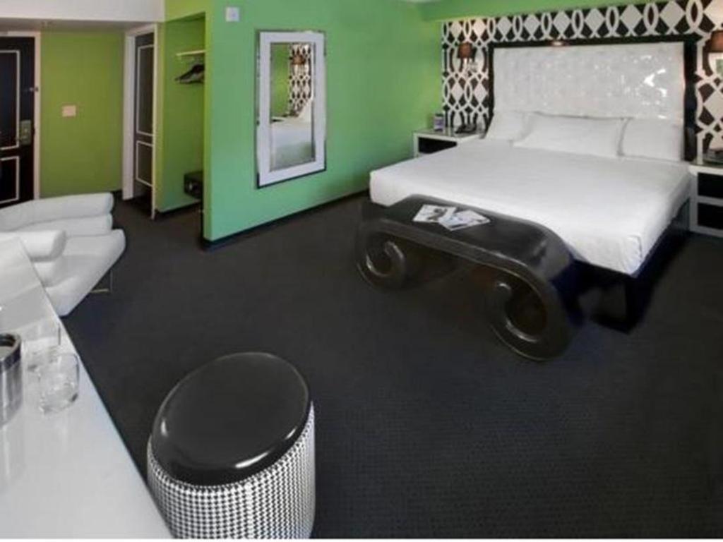 At El Cortez 3*