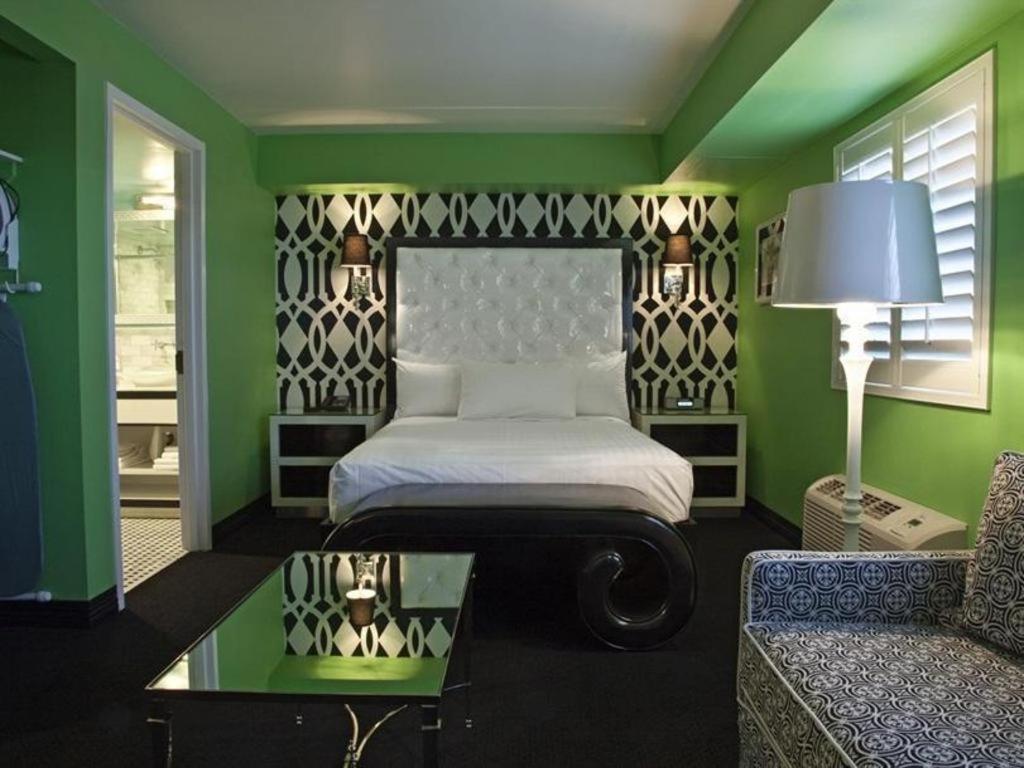 At El Cortez 3*