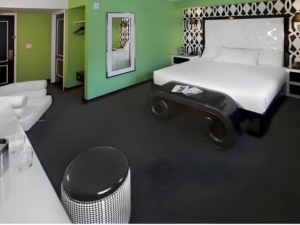 Hotel At El Cortez 3*