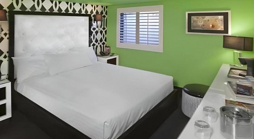At El Cortez 3*
